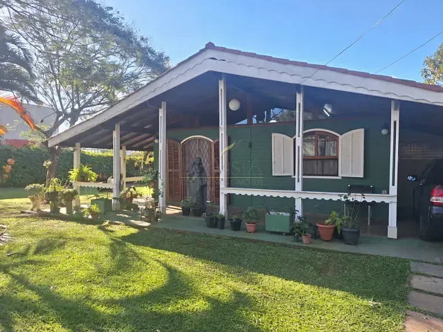 Casa 3 quartos e 4 banheiros, à venda, no bairro Jardim Santos Reis em Piracaia