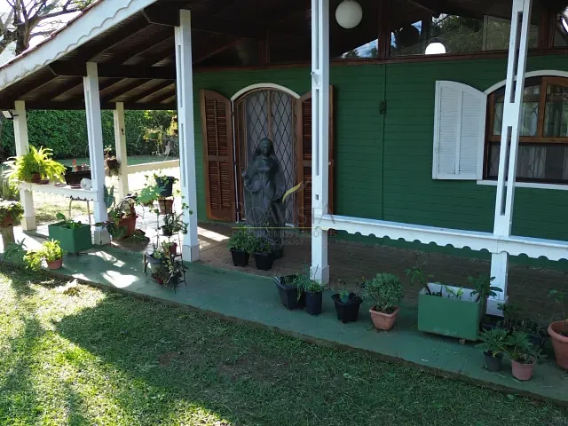 Casa 3 quartos e 4 banheiros, à venda, no bairro Jardim Santos Reis em Piracaia