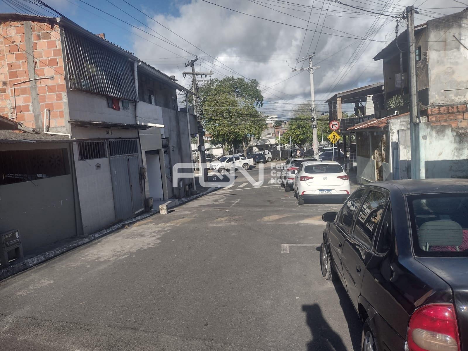 Casa à venda e aluguel com 3 quartos, 70m² - Foto 2