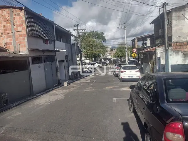 Casa 2 quartos e 1 banheiro, à venda ou para alugar, no bairro Centro em Camaçari