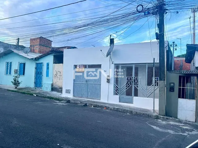 Casa 2 quartos e 1 banheiro, à venda ou para alugar, no bairro Centro em Camaçari