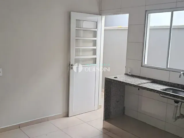 Casa com 105m² 2 quartos e 1 banheiro, para alugar, no bairro Vila Nogueira em Artur Nogueira