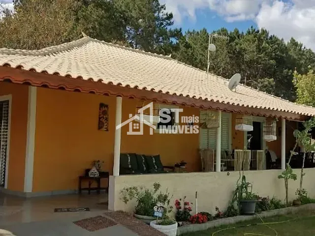 Casa com 600m² 3 quartos e 2 banheiros, à venda, no bairro Clube UVA em Andradas