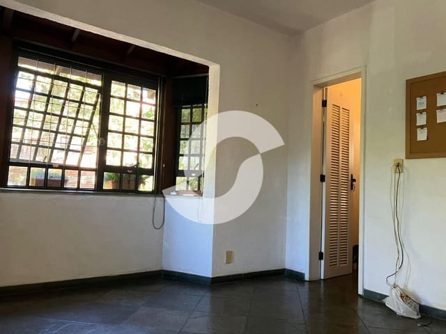 Foto do Casa - Casa com 3 dormitórios para alugar, 278 m² por R$ 5.427,64/mês - Sape - Niterói/RJ | SelfSpin