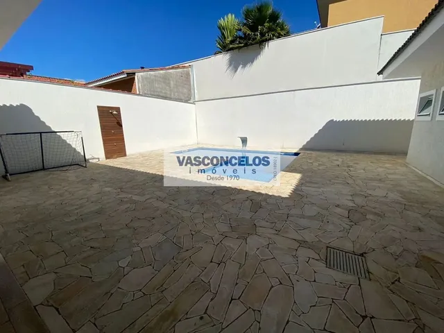 Casa com 560m² 4 quartos e 3 banheiros, à venda, no bairro Residencial Santa Helena em Caçapava