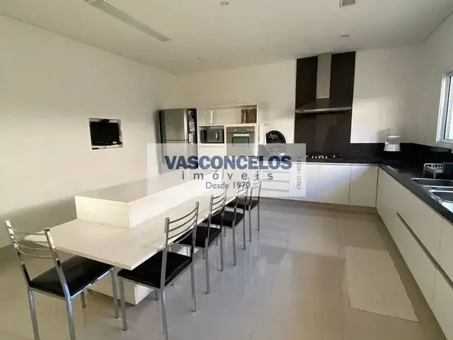 Casa com 560m² 4 quartos e 3 banheiros, à venda, no bairro Residencial Santa Helena em Caçapava