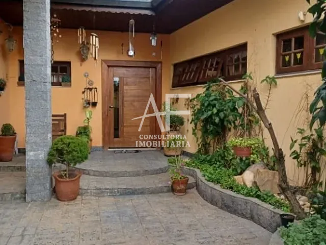 Casa com 360m² 3 quartos e 4 banheiros, à venda, no bairro Vila Jaboticabeira em Taubaté