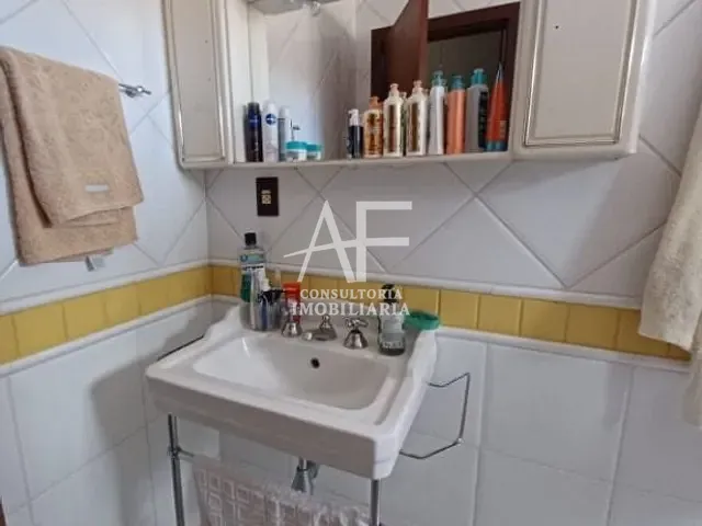 Casa com 360m² 3 quartos e 4 banheiros, à venda, no bairro Vila Jaboticabeira em Taubaté