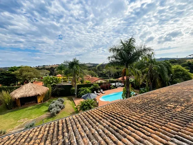 Casa com 712m² 3 quartos e 4 banheiros, para alugar, no bairro Loanda em Atibaia