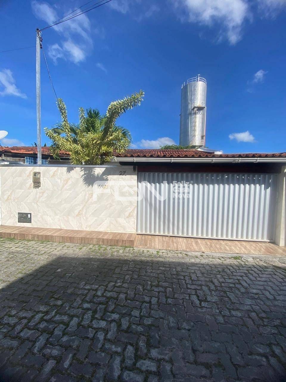 Casa à venda com 2 quartos, 171m² - Foto 1