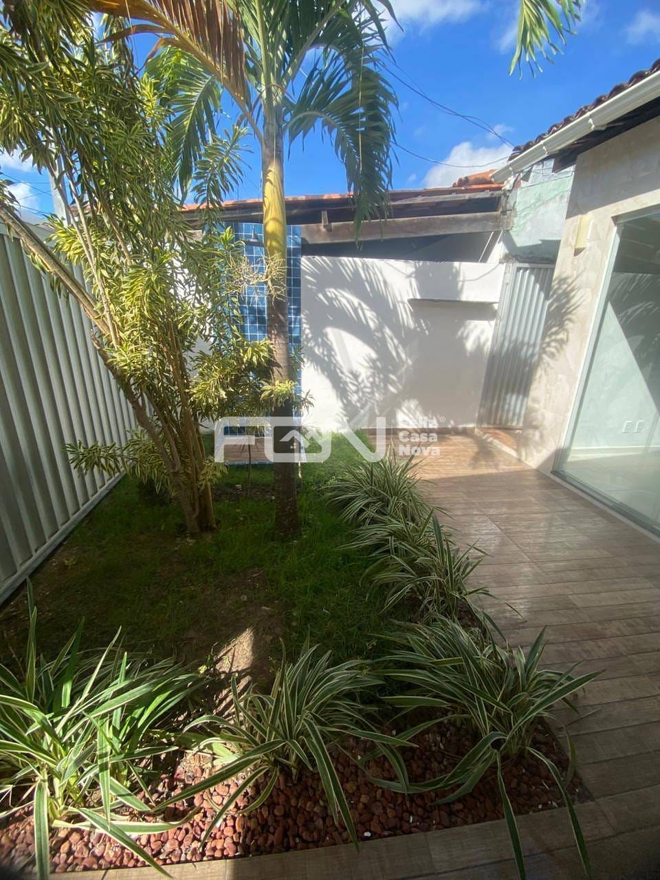 Casa à venda com 2 quartos, 171m² - Foto 2