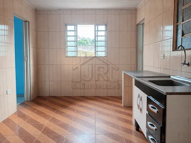 Casa com 65m² 2 quartos e 1 banheiro, para alugar, no bairro Jardim Zaira em Mauá