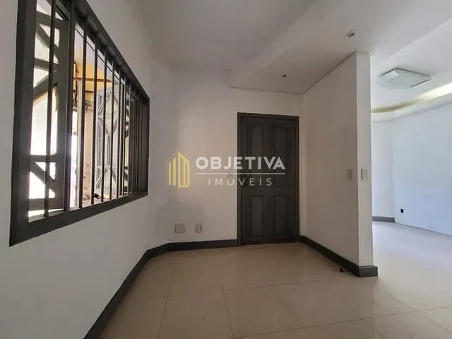 Casa com 175m² 3 quartos e 2 banheiros, à venda ou para alugar, no bairro Santana em Porto Alegre