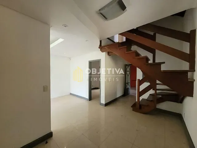 Casa com 175m² 3 quartos e 2 banheiros, à venda ou para alugar, no bairro Santana em Porto Alegre