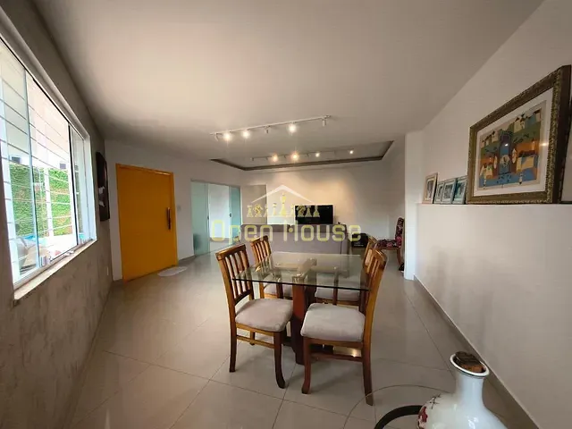 Casa com 371m² 4 quartos e 3 banheiros, à venda, no bairro Jardim Amália em Volta Redonda
