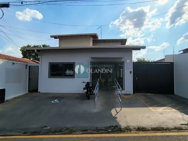 Casa com 480m², à venda ou para alugar, no bairro Centro em Artur Nogueira