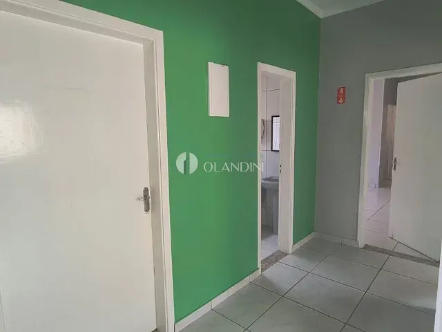 Casa com 480m², à venda ou para alugar, no bairro Centro em Artur Nogueira