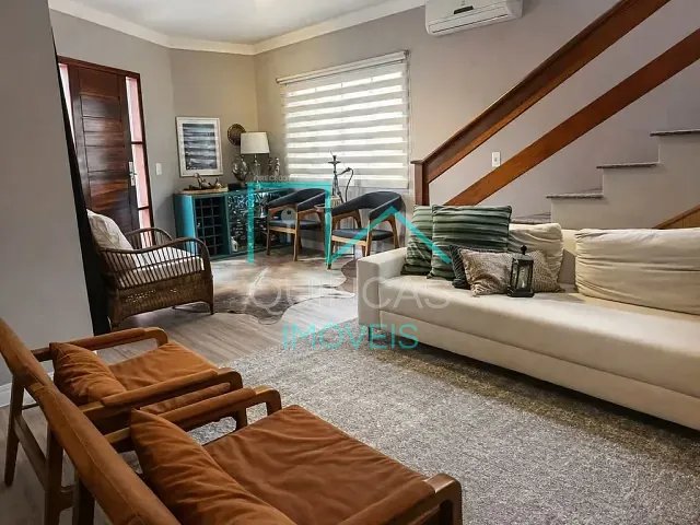 Casa com 300m² 3 quartos e 2 banheiros, à venda, no bairro Residencial Fazenda Serrinha em Itatiba