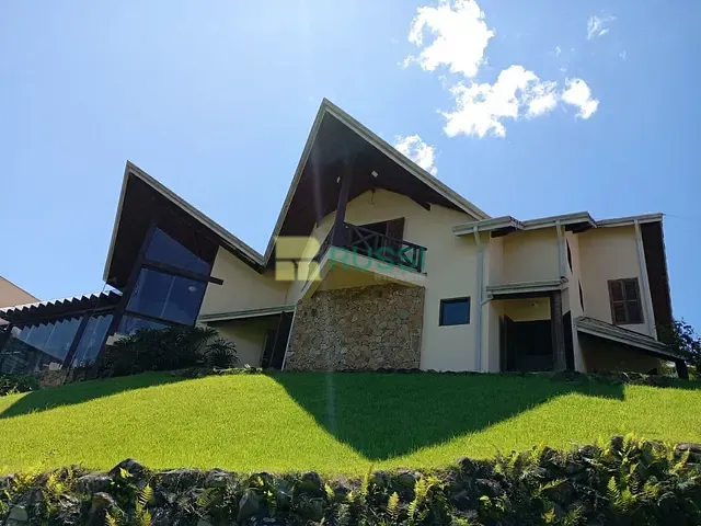 Casa com 1260m² 5 quartos e 6 banheiros, à venda, no bairro Centro em Igaratá