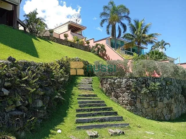 Casa com 1260m² 5 quartos e 6 banheiros, à venda, no bairro Centro em Igaratá