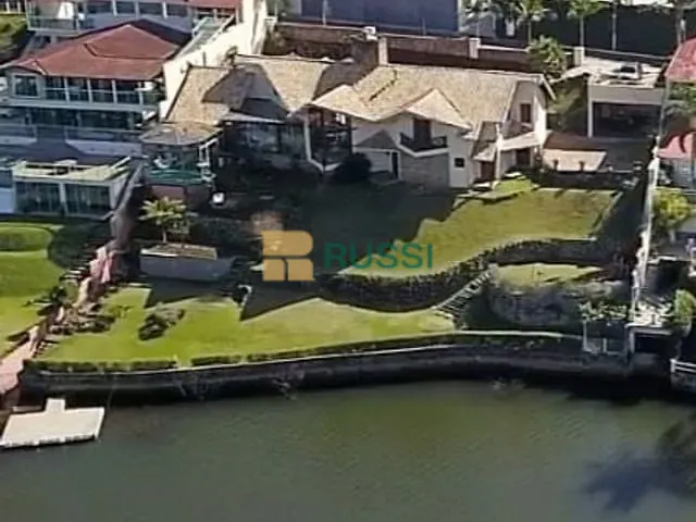 Casa com 1260m² 5 quartos e 6 banheiros, à venda, no bairro Centro em Igaratá