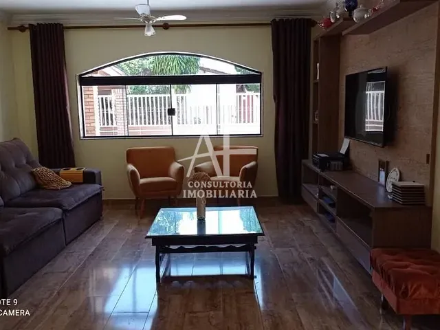 Casa com 300m² 2 quartos e 2 banheiros, à venda, no bairro Jardim Independência em Taubaté