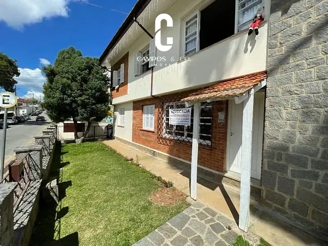 Casa com 500m² 8 quartos e 3 banheiros, à venda, no bairro Vila Abernéssia em Campos Do Jordão