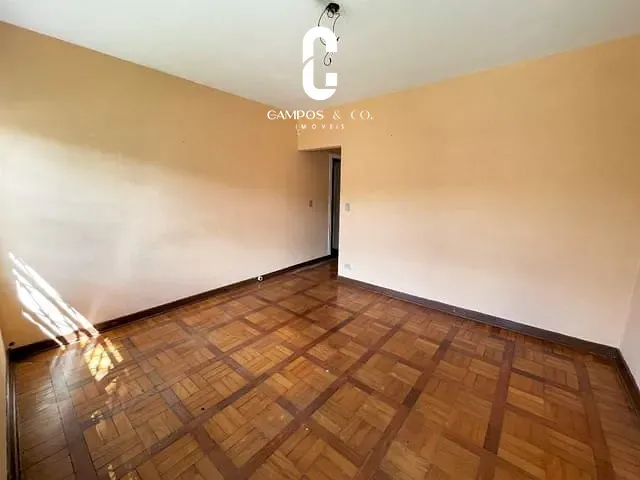 Casa com 500m² 8 quartos e 3 banheiros, à venda, no bairro Vila Abernéssia em Campos Do Jordão