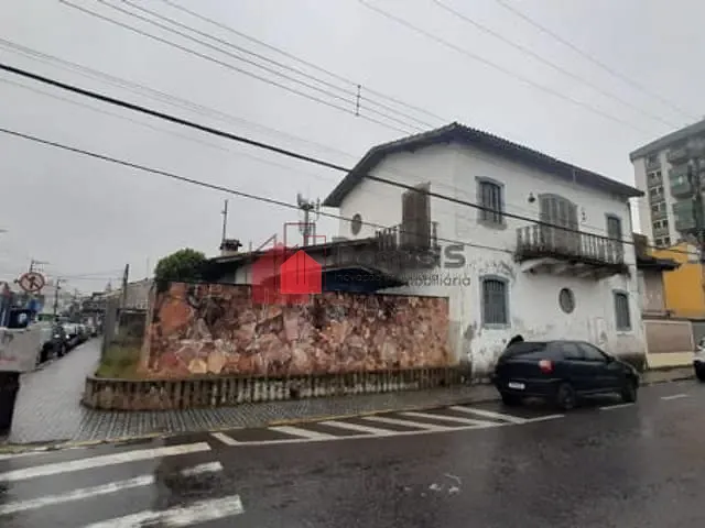 Casa com 354m², à venda, no bairro Centro em Pindamonhangaba