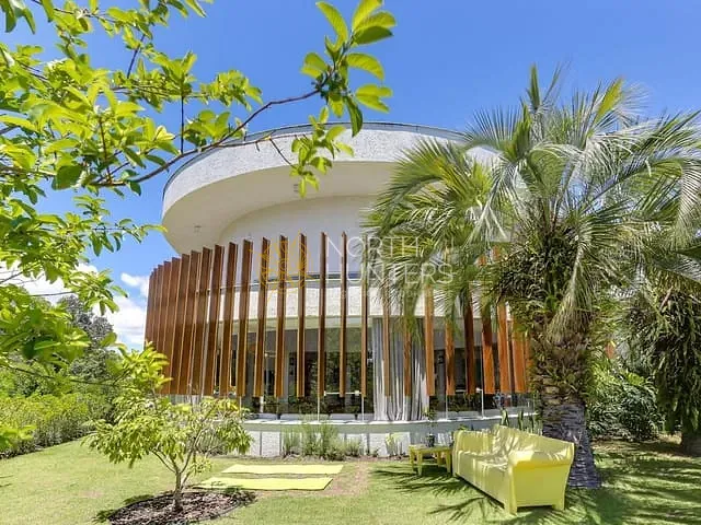 Casa com 300m² 3 quartos e 6 banheiros, à venda, no bairro Jurerê Internacional em Florianópolis