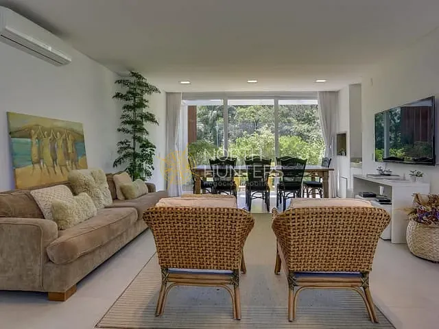 Casa com 300m² 3 quartos e 6 banheiros, à venda, no bairro Jurerê Internacional em Florianópolis