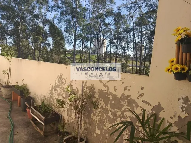 Casa com 300m² 2 quartos e 3 banheiros, à venda, no bairro Jardim Diamante em São José Dos Campos