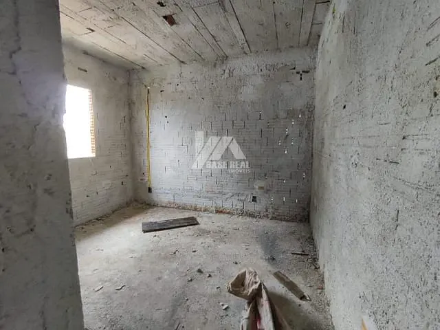 Casa com 140m² 3 quartos e 2 banheiros, à venda, no bairro Jardim Carvalho em Ponta Grossa