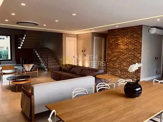 Casa com 450m² 5 quartos e 6 banheiros, à venda, no bairro Jurerê Internacional em Florianópolis