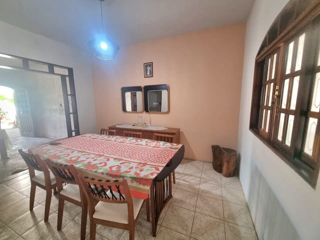 Casa com 300m² 5 quartos e 2 banheiros, à venda, no bairro Vila Santa Rita em Guaratinguetá
