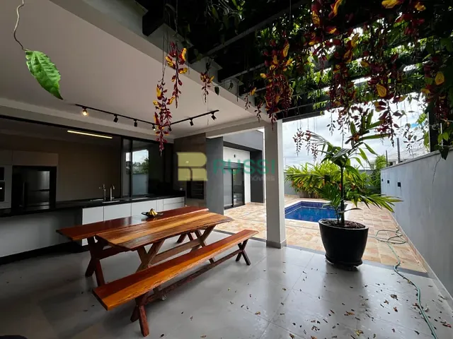Casa com 400m² 4 quartos e 5 banheiros, à venda, no bairro Urbanova em São José dos Campos
