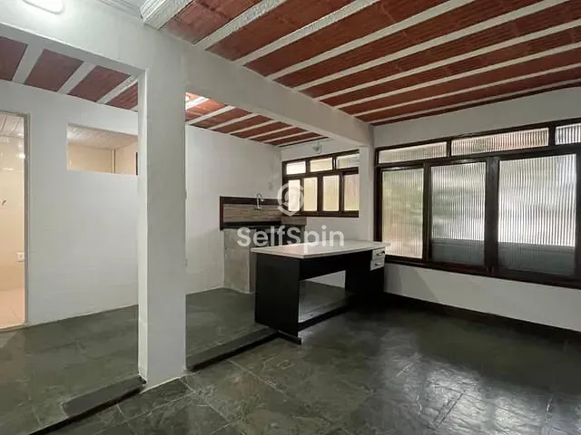 Casa com 50m² 1 quarto e 1 banheiro, para alugar, no bairro Piratininga em Niterói