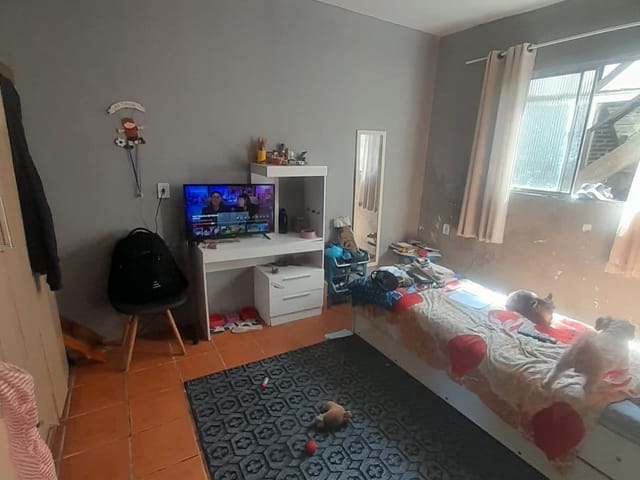 Casa com 300m² 2 quartos e 1 banheiro, à venda, no bairro Areal em Pelotas