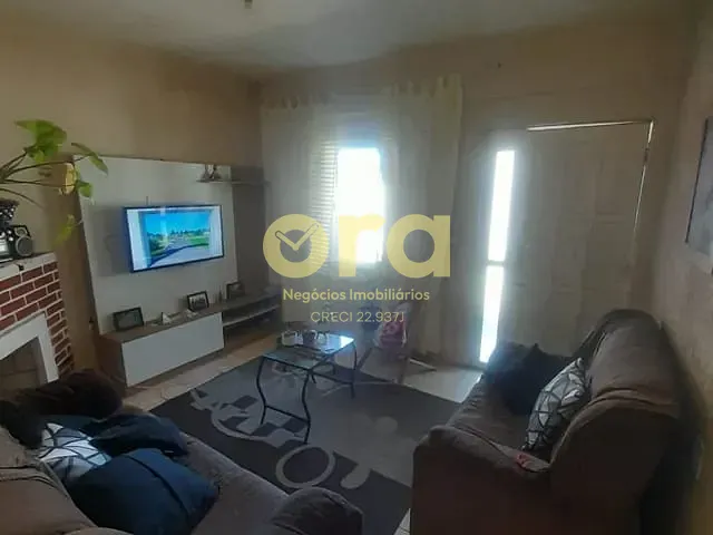 Casa com 300m² 2 quartos e 1 banheiro, à venda, no bairro Areal em Pelotas