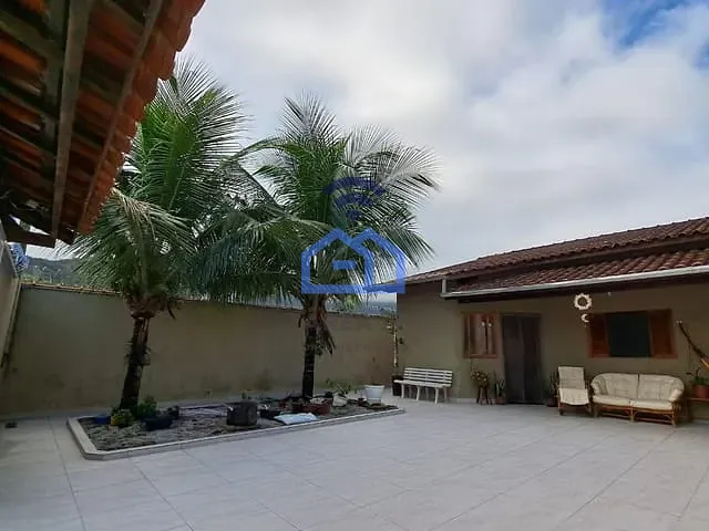 Casa com 300m² 4 quartos e 4 banheiros, à venda, no bairro Massaguaçu em Caraguatatuba