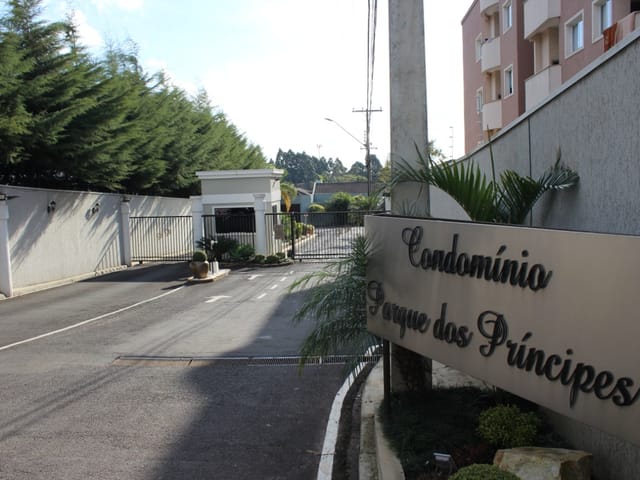 Casa com 300m² 3 quartos e 5 banheiros, para alugar, no bairro Orfãs em Ponta Grossa