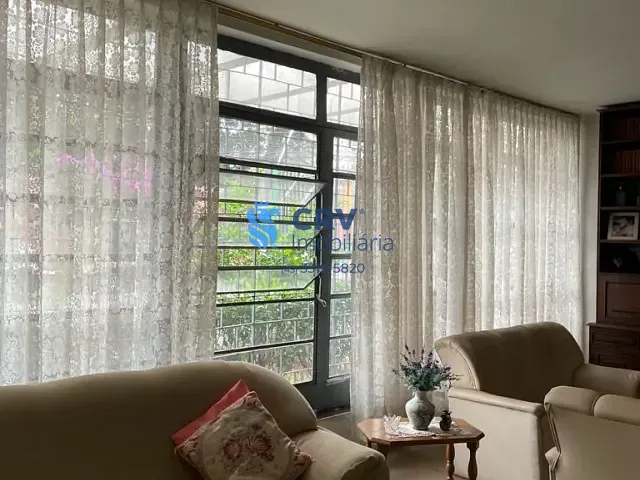 Casa com 525m² 4 quartos e 3 banheiros, à venda, no bairro Centro em Londrina
