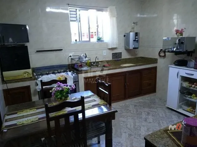 Casa com 250m², à venda, no bairro Valparaíso em Petrópolis