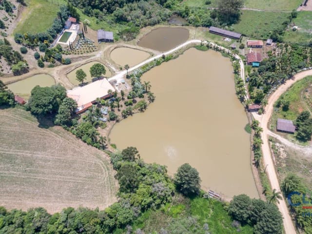 Casa à venda, no bairro Bateias em Campo Magro