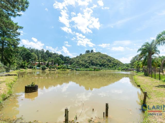 Casa à venda, no bairro Bateias em Campo Magro