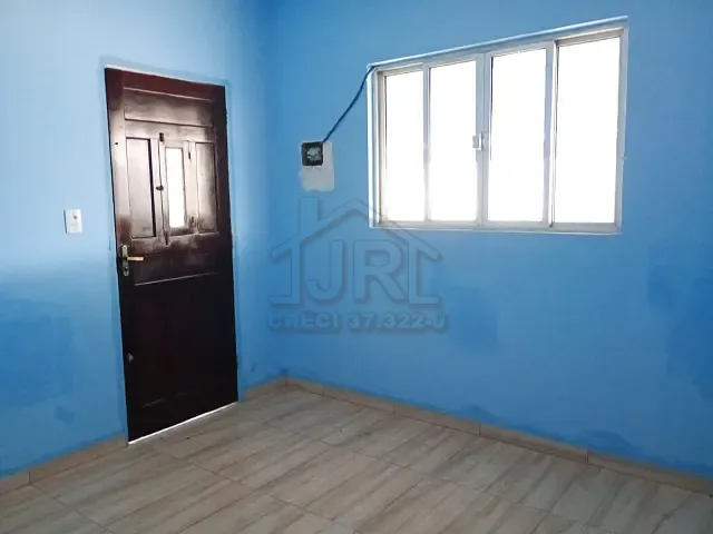 Casa 2 quartos e 1 banheiro, para alugar, no bairro Jardim Zaira em Mauá