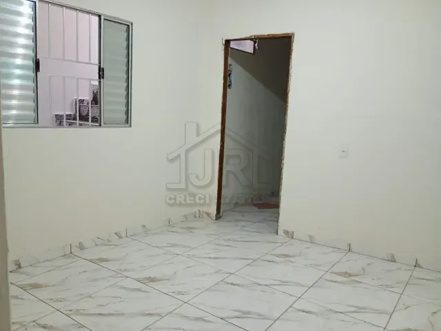 Casa 1 quarto e 1 banheiro, para alugar, no bairro Jardim Zaira em Mauá