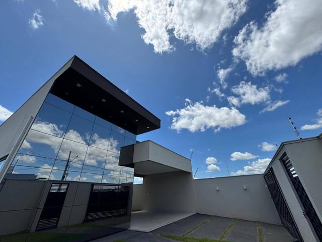 Casa com 360m² 3 quartos e 1 banheiro, à venda, no bairro Residencial Paris em Sinop