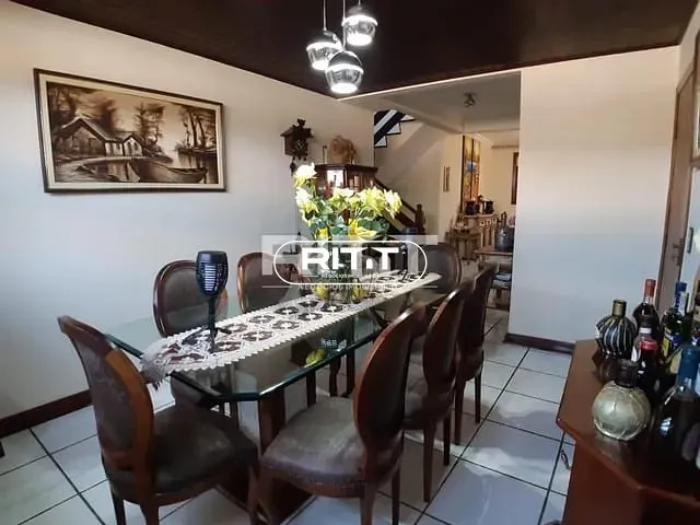 Casa com 900m² 4 quartos e 3 banheiros, à venda, no bairro Cidade Universitária em Campinas