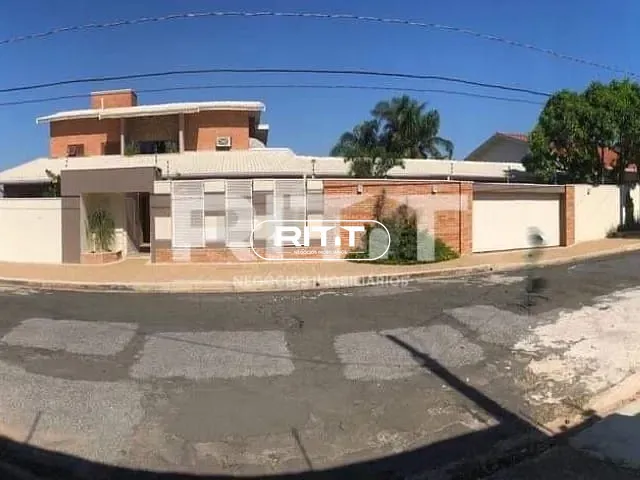 Casa com 900m² 4 quartos e 3 banheiros, à venda, no bairro Cidade Universitária em Campinas